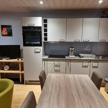 Apartamento Cozy Apartment Near Vresse-Sur-Semois, 36 M² With Balcony