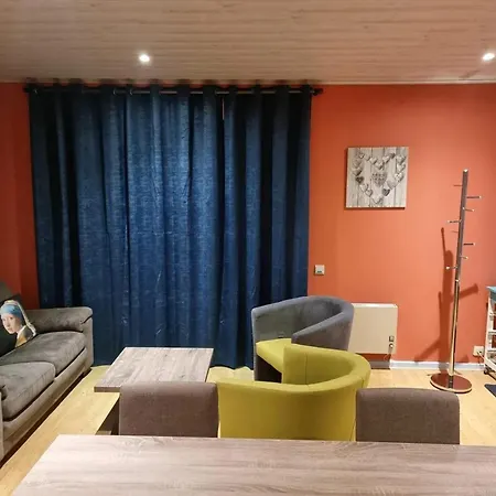 Cozy Near Vresse-sur-semois, 36 M² With Balcony Apartamento